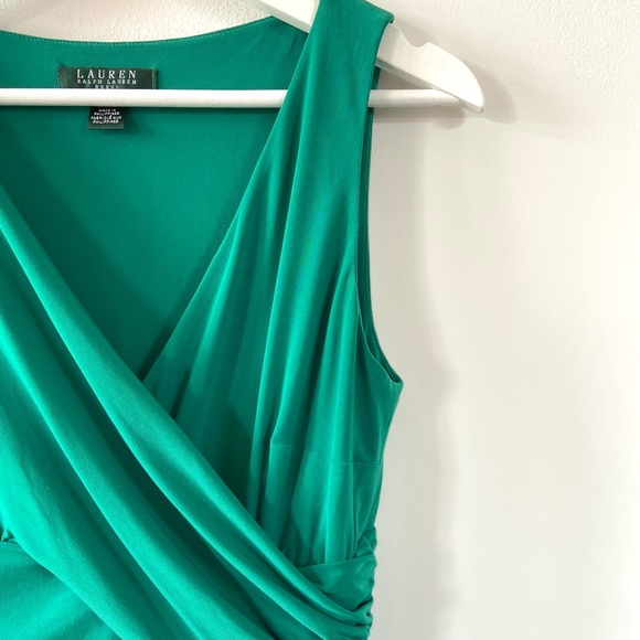 Sleeveless faux wrap dress - Picture 2 of 7